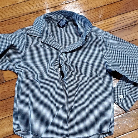 3 boys long sleeve dress shirts - Picture 4 of 4